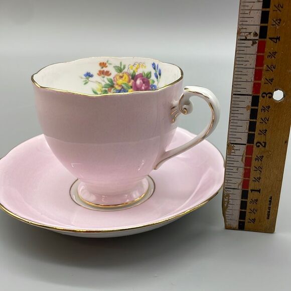 Vintage Royal Grafton Pink Floral Bouquet Tea Cup and Saucer Gold Trim - Picture 16 of 16